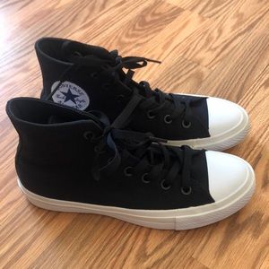 Converse high tops 🔴🔴 SALE!!!!